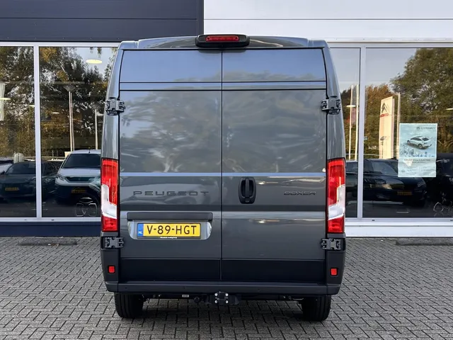 
Peugeot Boxer 140PK L2H2 3,5T Automaat | Parkeer camera achter | Navigatie | Airco | Cruise controle | vol									