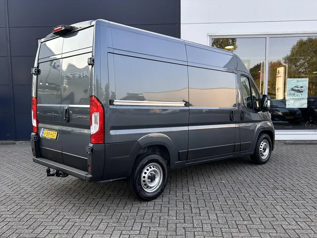 
Peugeot Boxer 140PK L2H2 3,5T Automaat | Parkeer camera achter | Navigatie | Airco | Cruise controle | vol									