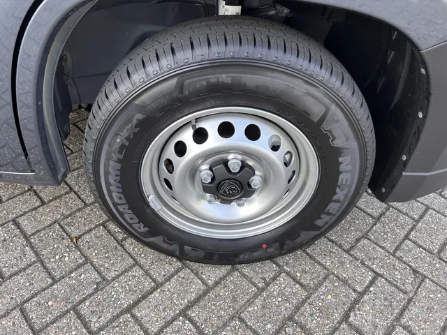 
Peugeot Boxer 140PK L2H2 3,5T Automaat | Parkeer camera achter | Navigatie | Airco | Cruise controle | vol									