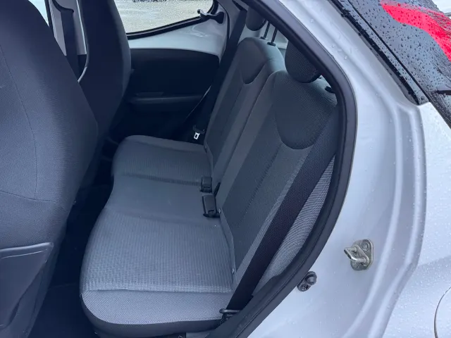 
Toyota Aygo 1.0 VVT-i 72pk 5D x-play | Airco | Apple Carplay/Android Auto | Camera | vol									