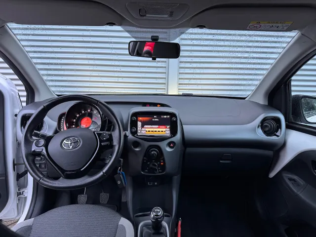 
Toyota Aygo 1.0 VVT-i 72pk 5D x-play | Airco | Apple Carplay/Android Auto | Camera | vol									