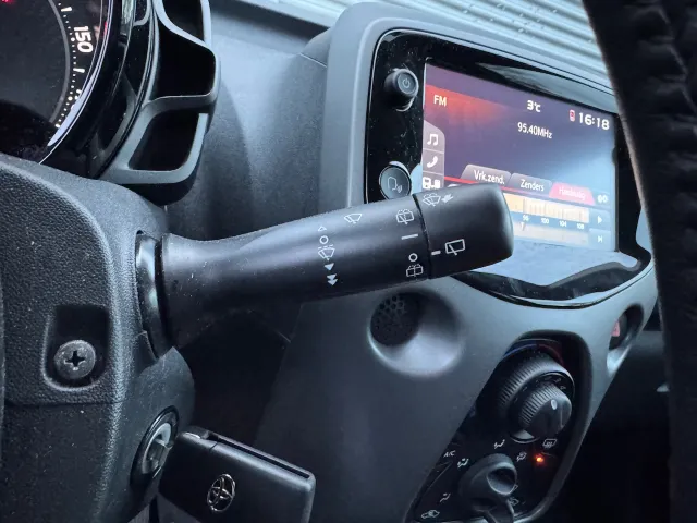 
Toyota Aygo 1.0 VVT-i 72pk 5D x-play | Airco | Apple Carplay/Android Auto | Camera | vol									