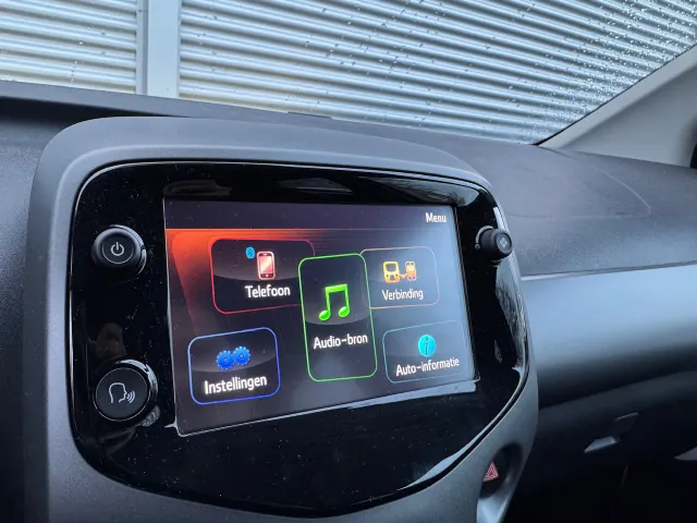 
Toyota Aygo 1.0 VVT-i 72pk 5D x-play | Airco | Apple Carplay/Android Auto | Camera | vol									