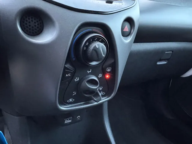 
Toyota Aygo 1.0 VVT-i 72pk 5D x-play | Airco | Apple Carplay/Android Auto | Camera | vol									