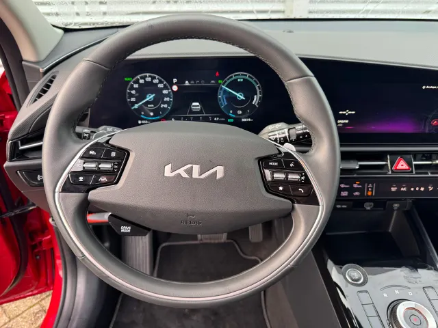 
Kia Niro 1.6 GDi Hybrid 141pk DCT6 DynamicLine | Navigatie | Climate Control | Parkeersensoren voor | vol									