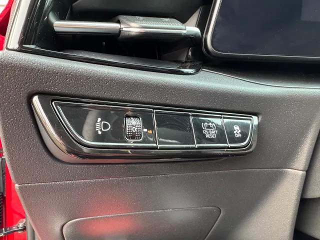 
Kia Niro 1.6 GDi Hybrid 141pk DCT6 DynamicLine | Navigatie | Climate Control | Parkeersensoren voor | vol									