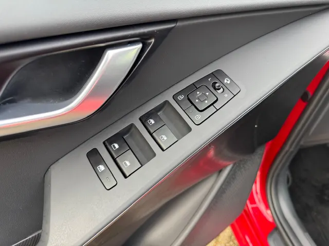 
Kia Niro 1.6 GDi Hybrid 141pk DCT6 DynamicLine | Navigatie | Climate Control | Parkeersensoren voor | vol									