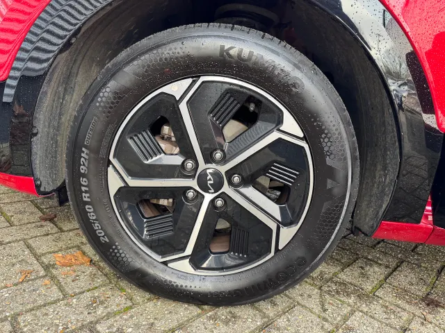 
Kia Niro 1.6 GDi Hybrid 141pk DCT6 DynamicLine | Navigatie | Climate Control | Parkeersensoren voor | vol									