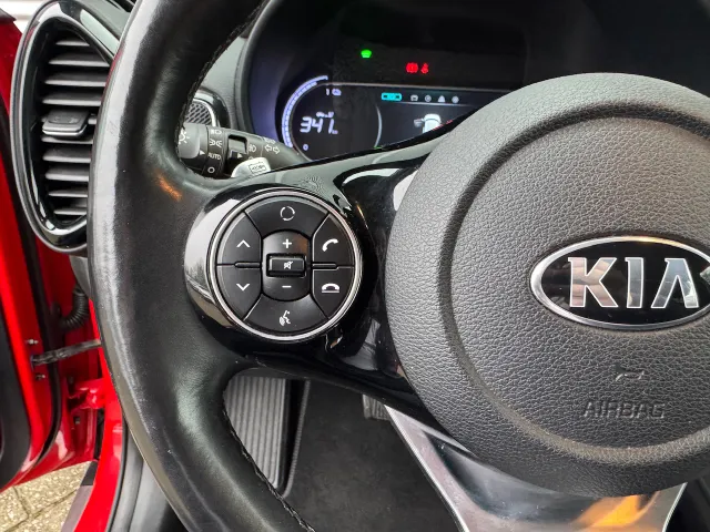 
Kia e-Soul 64kWh 204pk Aut ExecutiveLine | Trekhaak | Stoelkoeling | Stoel/Stuurwielverwarming | Head Up Display | Harman/Kardon | vol									