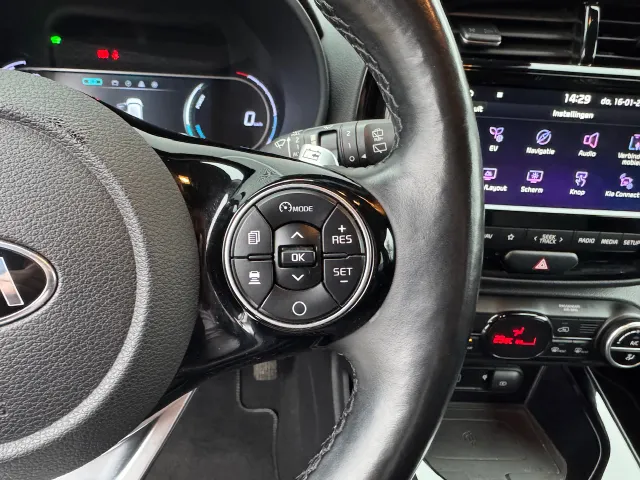 
Kia e-Soul 64kWh 204pk Aut ExecutiveLine | Trekhaak | Stoelkoeling | Stoel/Stuurwielverwarming | Head Up Display | Harman/Kardon | vol									