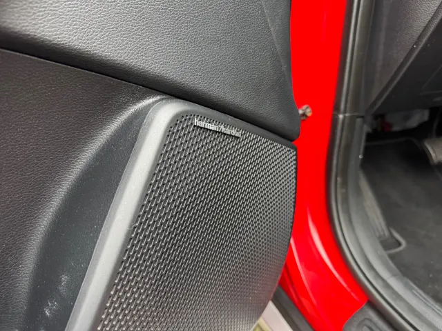 
Kia e-Soul 64kWh 204pk Aut ExecutiveLine | Trekhaak | Stoelkoeling | Stoel/Stuurwielverwarming | Head Up Display | Harman/Kardon | vol									