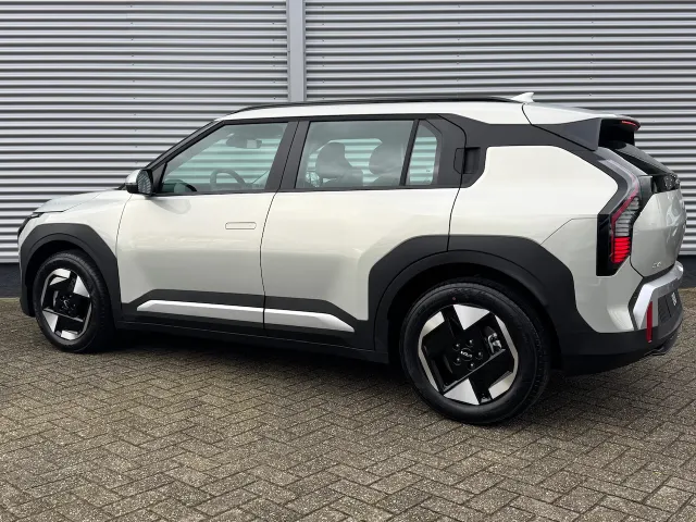
Kia EV3 81,4 kWh 204pk Air | Parkeersensoren | Navigatie | Camera | vol									
