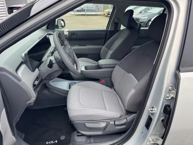 
Kia EV3 81,4 kWh 204pk Air | Parkeersensoren | Navigatie | Camera | vol									