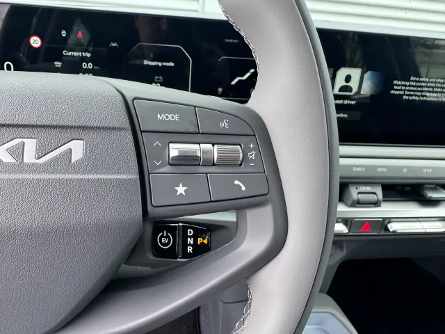 
Kia EV3 81,4 kWh 204pk Air | Parkeersensoren | Navigatie | Camera | vol									