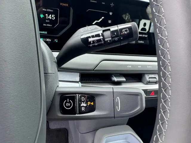 
Kia EV3 81,4 kWh 204pk Air | Parkeersensoren | Navigatie | Camera | vol									