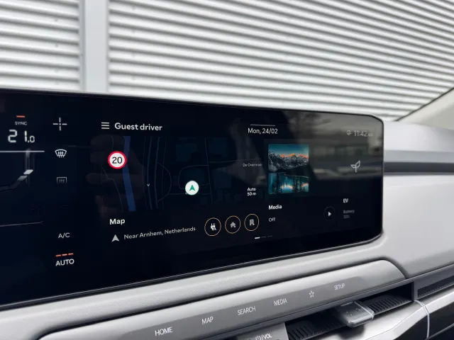 
Kia EV3 81,4 kWh 204pk Air | Parkeersensoren | Navigatie | Camera | vol									