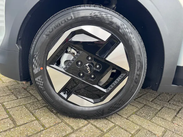 
Kia EV3 81,4 kWh 204pk Air | Parkeersensoren | Navigatie | Camera | vol									