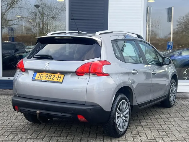 
Peugeot 2008 1.2 PureTech 110pk Active | Navigatie | Airco | Parkeersensoren | vol									