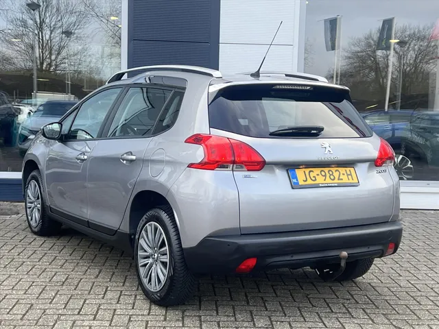 
Peugeot 2008 1.2 PureTech 110pk Active | Navigatie | Airco | Parkeersensoren | vol									