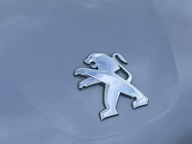 
Peugeot 2008 1.2 PureTech 110pk Active | Navigatie | Airco | Parkeersensoren | vol									