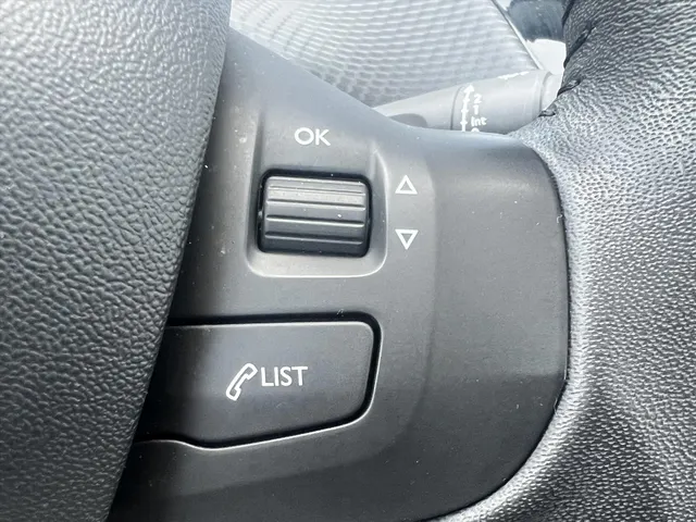 
Peugeot 2008 1.2 PureTech 110pk Active | Navigatie | Airco | Parkeersensoren | vol									