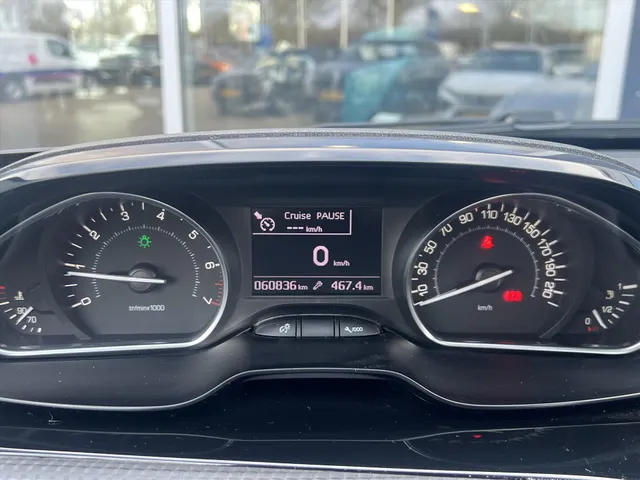 
Peugeot 2008 1.2 PureTech 110pk Active | Navigatie | Airco | Parkeersensoren | vol									