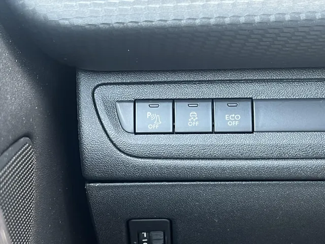 
Peugeot 2008 1.2 PureTech 110pk Active | Navigatie | Airco | Parkeersensoren | vol									