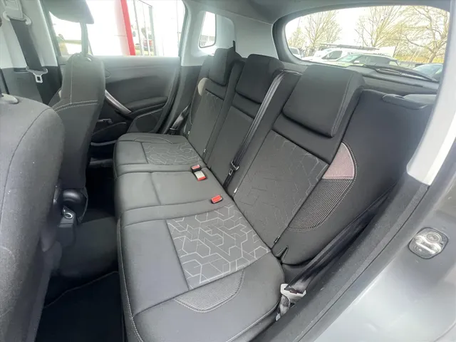 
Peugeot 2008 1.2 PureTech 110pk Active | Navigatie | Airco | Parkeersensoren | vol									