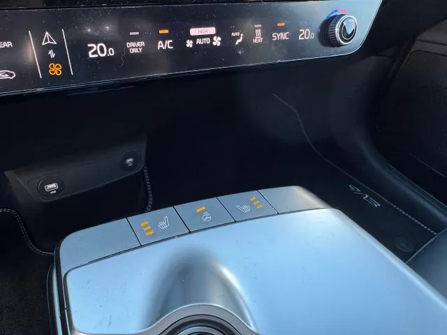 
Kia EV6 58kWh 169pk RWD Air | Navigatie | Stoel/Stuurwielverwarming | Dodehoekassistentie | vol									