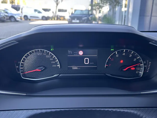 
Peugeot 208 1.2 PureTech 75pk Active | Navigatie | Apple carplay + Androidauto | Cruise control | Airconditioning | Parkeerhulp achter vol									