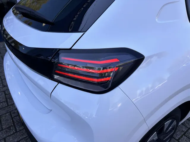 
Peugeot 208 1.2 PureTech 75pk Active | Navigatie | Apple carplay + Androidauto | Cruise control | Airconditioning | Parkeerhulp achter vol									