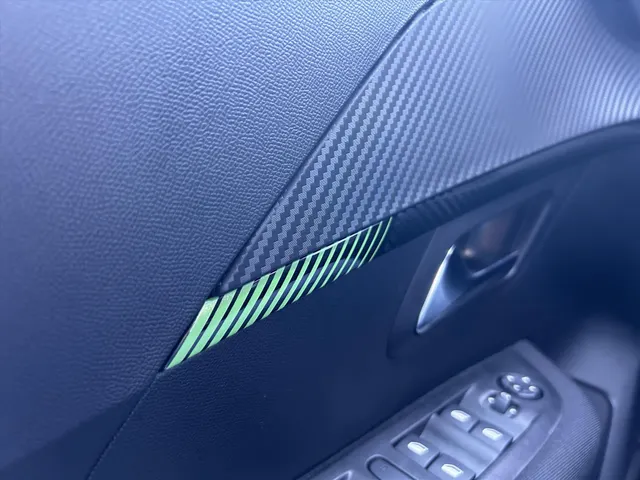 
Peugeot 208 1.2 PureTech 75pk Active | Navigatie | Apple carplay + Androidauto | Cruise control | Airconditioning | Parkeerhulp achter vol									