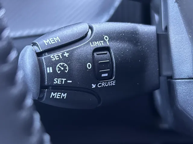 
Peugeot 208 1.2 PureTech 75pk Active | Navigatie | Apple carplay + Androidauto | Cruise control | Airconditioning | Parkeerhulp achter vol									