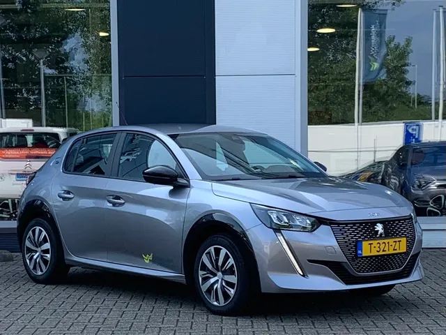 
Peugeot e-208 EV 50kWh 136pk Active Pack 3-FASE | Navigatie | Blue tooth | Cruise control | Climate control | Parkeersensoren achter | Apple Carplay&Android Auto vol									