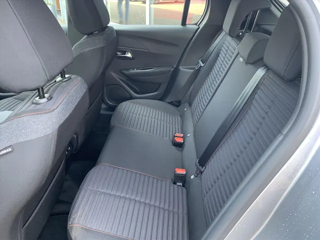 
Peugeot e-208 EV 50kWh 136pk Active Pack 3-FASE | Navigatie | Blue tooth | Cruise control | Climate control | Parkeersensoren achter | Apple Carplay&Android Auto vol									