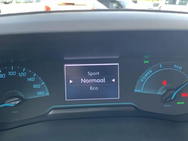 
Peugeot e-208 EV 50kWh 136pk Active Pack 3-FASE | Navigatie | Blue tooth | Cruise control | Climate control | Parkeersensoren achter | Apple Carplay&Android Auto vol									