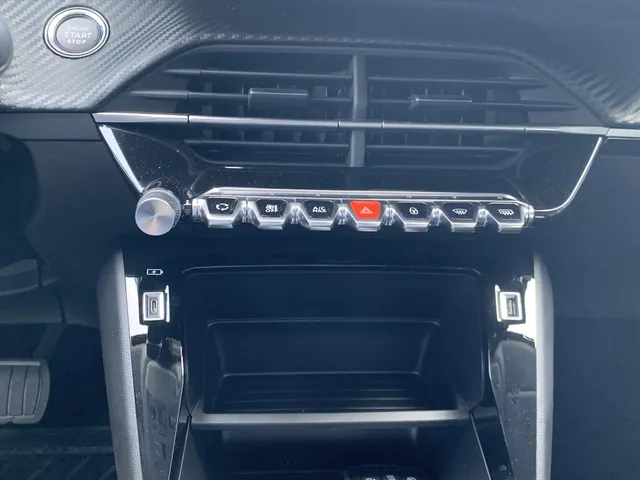 
Peugeot e-208 EV 50kWh 136pk Active Pack 3-FASE | Navigatie | Blue tooth | Cruise control | Climate control | Parkeersensoren achter | Apple Carplay&Android Auto vol									