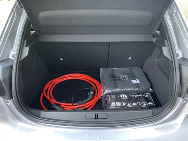 
Peugeot e-208 EV 50kWh 136pk Active Pack 3-FASE | Navigatie | Blue tooth | Cruise control | Climate control | Parkeersensoren achter | Apple Carplay&Android Auto vol									