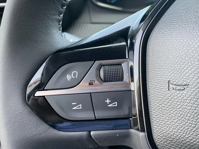 
Peugeot e-208 EV 50kWh 136pk Active Pack 3-FASE | Navigatie | Blue tooth | Cruise control | Climate control | Parkeersensoren achter | Apple Carplay&Android Auto vol									