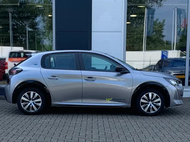 
Peugeot e-208 EV 50kWh 136pk Active Pack 3-FASE | Navigatie | Blue tooth | Cruise control | Climate control | Parkeersensoren achter | Apple Carplay&Android Auto vol									