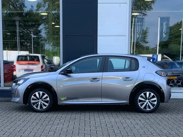 
Peugeot e-208 EV 50kWh 136pk Active Pack 3-FASE | Navigatie | Blue tooth | Cruise control | Climate control | Parkeersensoren achter | Apple Carplay&Android Auto vol									