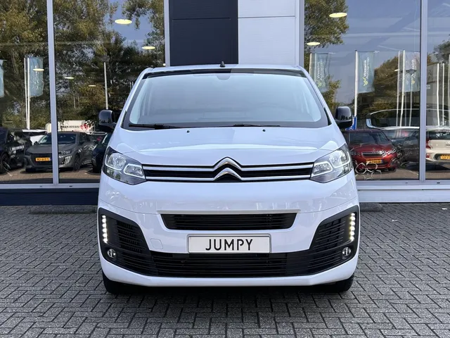 
								Citroën Jumpy GB Lang 2.0 BlueHDi 145PK 3-zits | Navigatie | Airconditioning | Afneembare trekhaak | Parkeersensoren achter | vol									