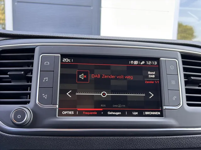 
								Citroën Jumpy GB Lang 2.0 BlueHDi 145PK 3-zits | Navigatie | Airconditioning | Afneembare trekhaak | Parkeersensoren achter | vol									