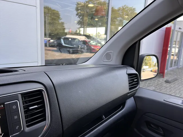 
								Citroën Jumpy GB Lang 2.0 BlueHDi 145PK 3-zits | Navigatie | Airconditioning | Afneembare trekhaak | Parkeersensoren achter | vol									