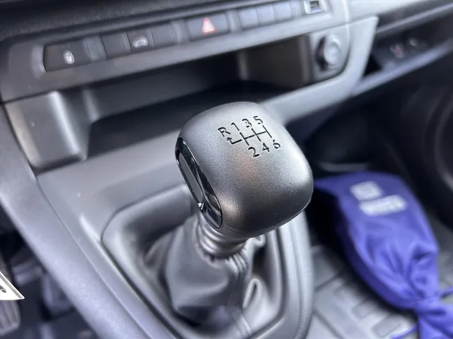 
								Citroën Jumpy GB Lang 2.0 BlueHDi 145PK 3-zits | Navigatie | Airconditioning | Afneembare trekhaak | Parkeersensoren achter | vol									