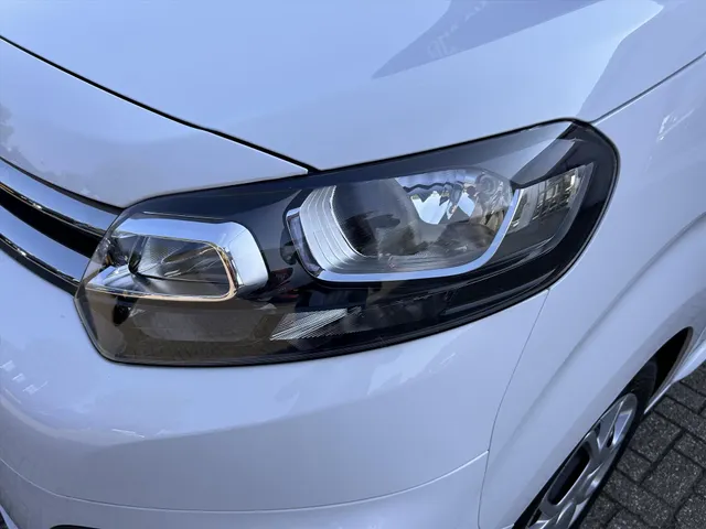 
								Citroën Jumpy GB Lang 2.0 BlueHDi 145PK 3-zits | Navigatie | Airconditioning | Afneembare trekhaak | Parkeersensoren achter | vol									