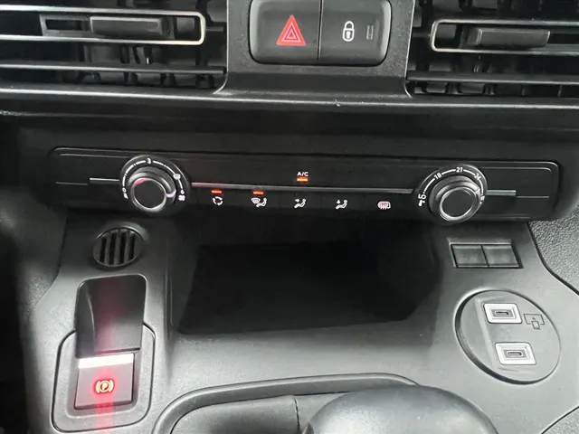 
								Citroën Berlingo Van GB 1.5 BlueHDi 100pk L1 | BPM Vrij | Houten afwerking laadruimte | Stoelverwarming + stuurwiel verwarming | Parkeer camera | Apple & Android connect vol									