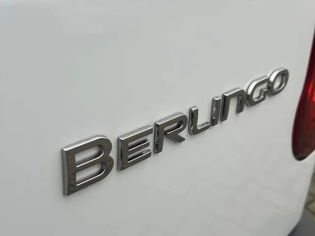 
Citroën Berlingo Van GB 1.5 BlueHDi 100pk L1 | BPM Vrij | Houten afwerking laadruimte | Stoelverwarming + stuurwiel verwarming | Parkeer camera | Apple & Android connect vol									
