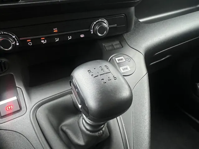 
Citroën Berlingo Van GB 1.5 BlueHDi 100pk L1 | BPM Vrij | Houten afwerking laadruimte | Stoelverwarming + stuurwiel verwarming | Parkeer camera | Apple & Android connect vol									