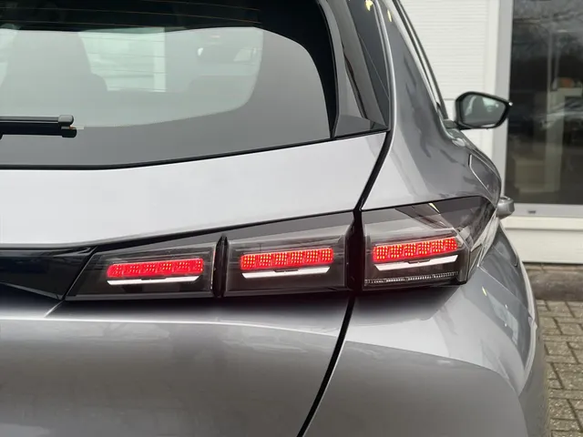 
Peugeot 308 1.2 Puretech 130pk Active Pack Business | Navigatie | Parkeersensoren | Stoelverwarming | Climate Control | vol									